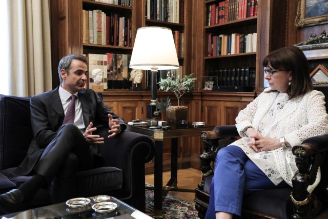 Meeting between the President of the Hellenic Republic Aikaterini Sakellaropoulou and the Greek Prime Minister Kyriakos Mitsotakis, at the presidential mansion, Athens, July 7, 2020 / Συνάντηση της Προέδρου της Δημοκρατίας Αικατερίνης Σακελλαροπούλου, με τον Πρωθυπουργό Κυριάκο Μητσοτάκη, στο Προεδρικό Μέγαρο, Αθήνα, 7 Ιουλίου, 2020