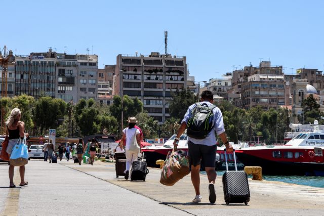 Κίνηση στο λιμάνι του Πειραιά, Παρασκευή 2 Ιουλίου 2021.
(ΓΕΝΑΝΤΑ/ΝΤΕΛΑΪ)